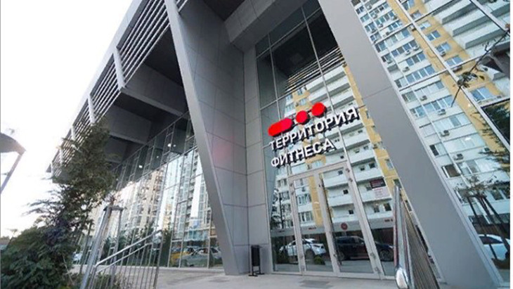 Новый клуб Королева с Бассейном-Территория Фитнеса. Здание клуба.